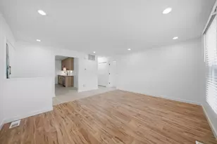 1046 Hampton Harbor, Schaumburg, IL 60193 - Photo 5