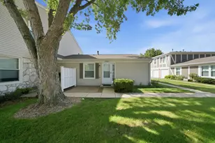 1046 Hampton Harbor, Schaumburg, IL 60193 - Photo 1