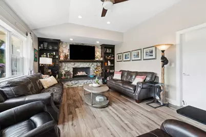 6441 S Richmond Avenue, Willowbrook, IL 60527 - Photo 9