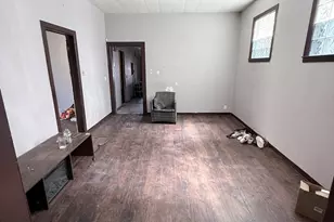 10453 S Ewing Ave, Chicago, IL 60617 - Photo 5
