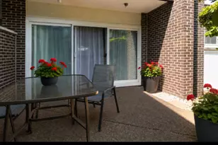 10101 Cherry Pkwy, Skokie, IL 60076 - Photo 7