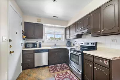 10101 Cherry Parkway #M8, Skokie, IL 60076 - Photo 9