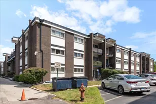 10101 Cherry Pkwy, Skokie, IL 60076 - Photo 1