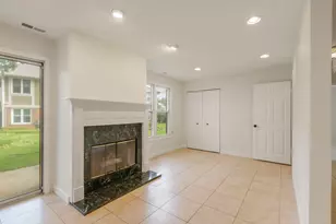 1255 Regency Ct, Vernon Hills, IL 60061 - Photo 11