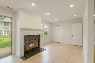 1255 Regency Ct, Vernon Hills, IL 60061 - Photo 9