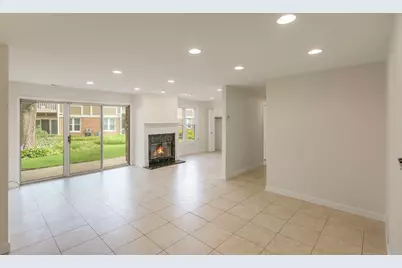1255 Regency Court #1255, Vernon Hills, IL 60061 - Photo 3