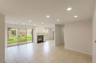 1255 Regency Ct, Vernon Hills, IL 60061 - Photo 3