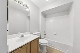1720 Grove Ave, Schaumburg, IL 60193 - Photo 11