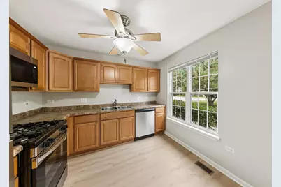 1720 Grove Avenue #A, Schaumburg, IL 60193 - Photo 7