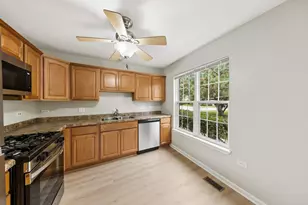 1720 Grove Ave, Schaumburg, IL 60193 - Photo 7