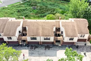 363 Juniper Tree Ct, Hoffman Estates, IL 60169 - Photo 3