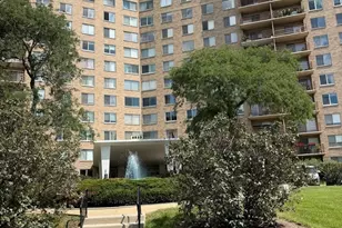 6833 N Kedzie Ave, Chicago, IL 60645 - Photo 1