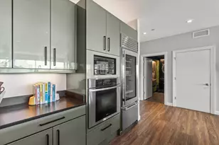 545 E Wells St, Milwaukee, WI 53203 - Photo 11