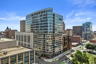 545 E Wells St, Milwaukee, WI 53203 - Photo 71