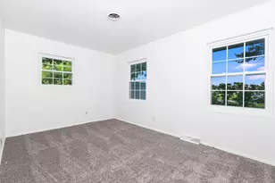 614 Berlin Ave, Joliet, IL 60435 - Photo 13