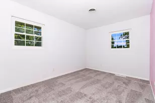 614 Berlin Ave, Joliet, IL 60435 - Photo 15