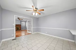 8218 N Carrolton Ct, Hanover Park, IL 60133 - Photo 5