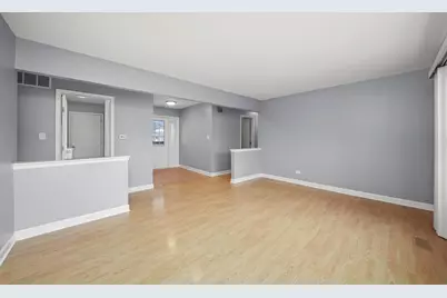 8218 N Carrolton Court, Hanover Park, IL 60133 - Photo 3