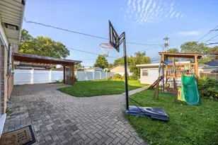 11009 S Mansfield Ave, Chicago Ridge, IL 60415 - Photo 25