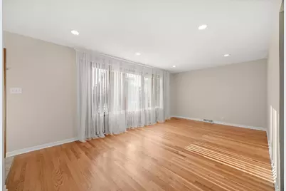11009 S Mansfield Avenue, Chicago Ridge, IL 60415 - Photo 3
