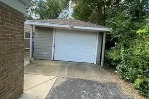 321 Minocqua St, Park Forest, IL 60466 - Photo 9