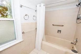 10031 S Paxton Ave, Chicago, IL 60617 - Photo 23