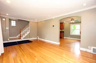 10031 S Paxton Ave, Chicago, IL 60617 - Photo 7