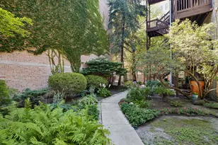 549 W Surf St, Chicago, IL 60657 - Photo 19