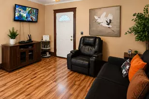 610 Oakley Ave, Rockford, IL 61101 - Photo 3