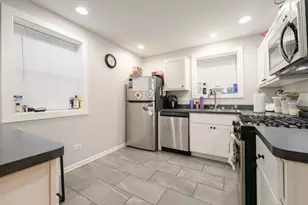 74 Marquette St, Park Forest, IL 60466 - Photo 5
