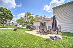 1111 Plum Grove Cir, Buffalo Grove, IL 60089 - Photo 39