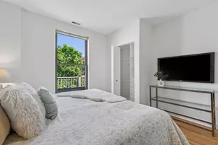 3222 W Sunnyside Ave, Chicago, IL 60625 - Photo 9