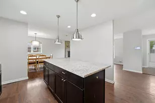 389 Michael John Dr, Park Ridge, IL 60068 - Photo 9