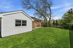 389 Michael John Dr, Park Ridge, IL 60068 - Photo 31