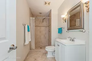 920 Chaucer Way, Buffalo Grove, IL 60089 - Photo 13