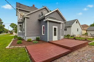1223 N Locust St, Pontiac, IL 61764 - Photo 5