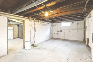 1223 N Locust St, Pontiac, IL 61764 - Photo 29