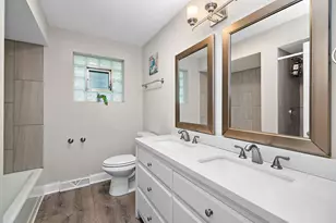 7340 W 111th St, Worth, IL 60482 - Photo 17