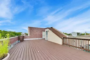 2224 W Roscoe St, Chicago, IL 60618 - Photo 33