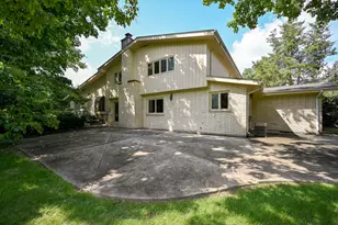15 Croydon Ln, Oak Brook, IL 60523 - Photo 3