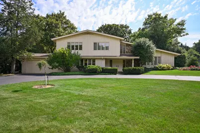 15 Croydon Lane, Oak Brook, IL 60523 - Photo 1