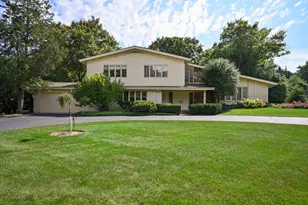 15 Croydon Ln, Oak Brook, IL 60523 - Photo 1