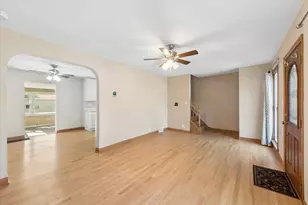 2312 Emerson St, Evanston, IL 60201 - Photo 5