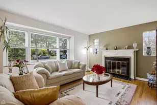 8716 N Harding Ave, Skokie, IL 60076 - Photo 3