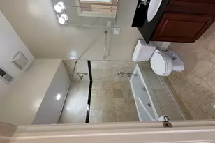 2338 W Morse Ave, Chicago, IL 60645 - Photo 11