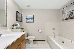 941 W Gunnison St, Chicago, IL 60640 - Photo 17