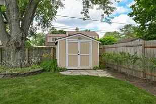 2109 Fairfield Rd, Lindenhurst, IL 60046 - Photo 29