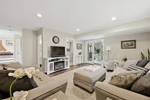 2109 Fairfield Rd, Lindenhurst, IL 60046 - Photo 15