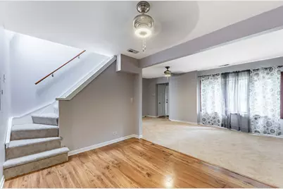 8728 S Rockwell Avenue, Evergreen Park, IL 60805 - Photo 3