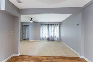 8728 S Rockwell Ave, Evergreen Park, IL 60805 - Photo 5